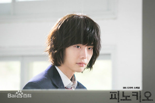 精选李钟硕(Lee Jong Suk)在《匹诺曹》中的图册