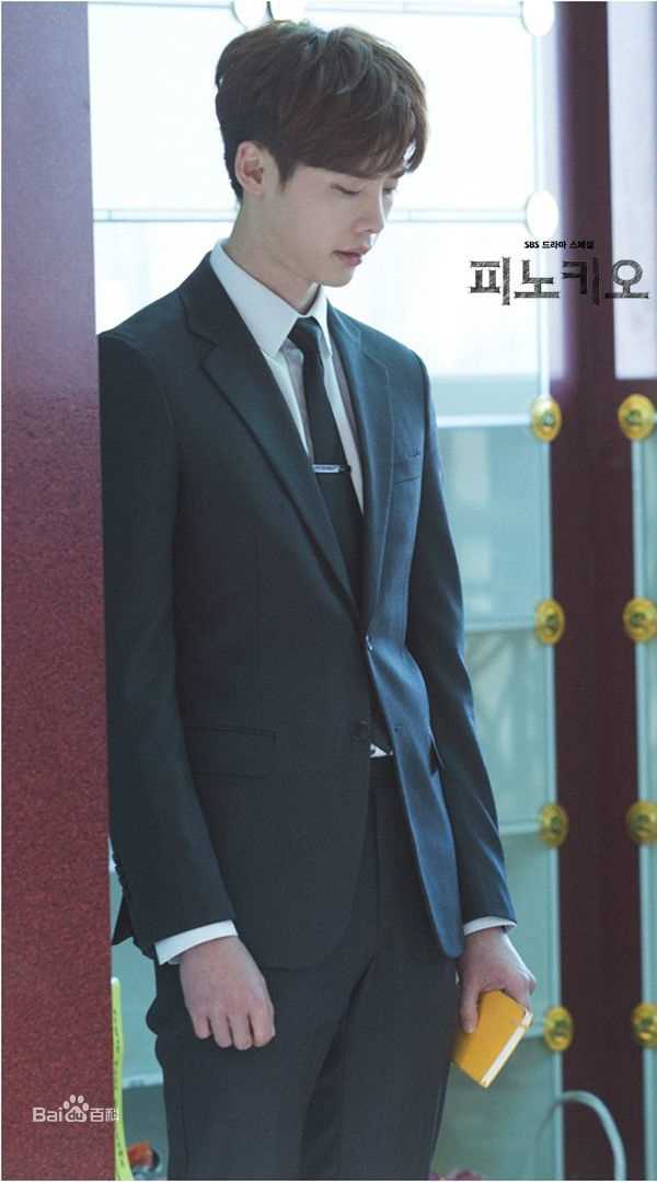 精选李钟硕(Lee Jong Suk)在《匹诺曹》中的图册