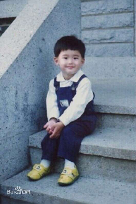 李钟硕(Lee Jong Suk)个人生活照片图片图册