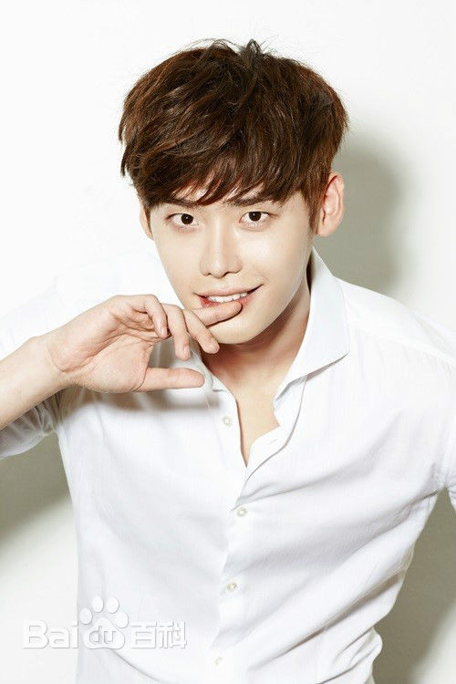 李钟硕(Lee Jong Suk)个人画报前后照片
