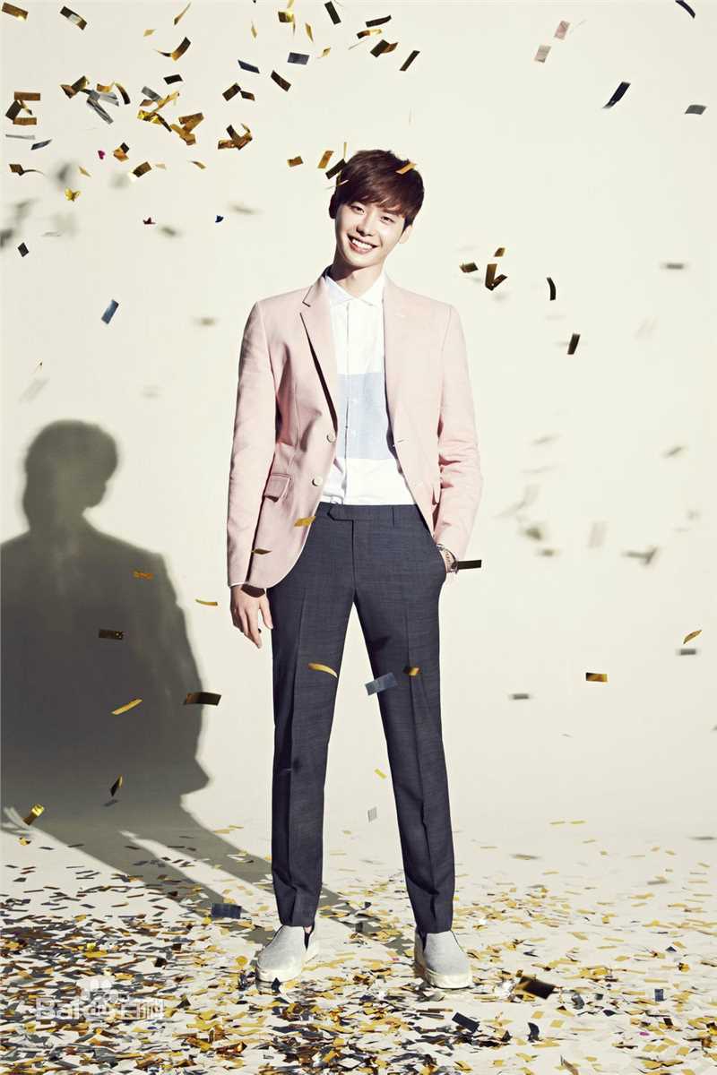 李钟硕(Lee Jong Suk)个人画报前后照片