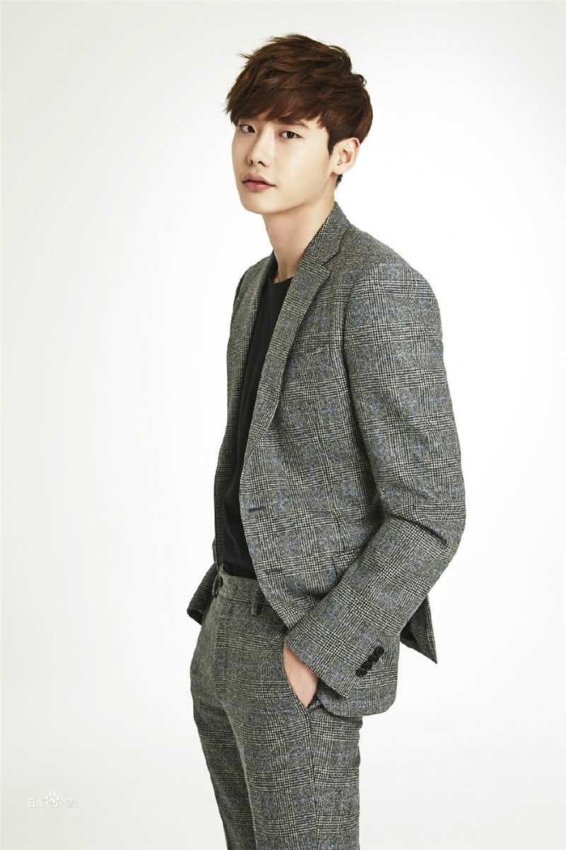 李钟硕(Lee Jong Suk)个人画报前后照片