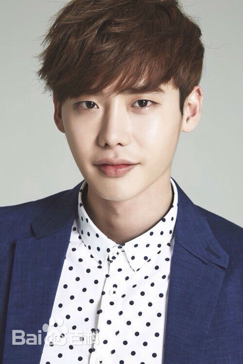 李钟硕(Lee Jong Suk)个人画报前后照片