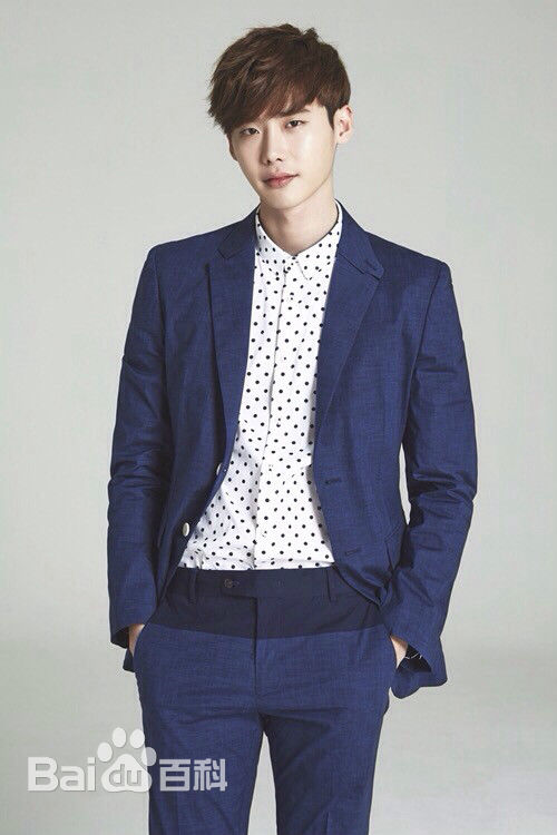 李钟硕(Lee Jong Suk)个人画报前后照片