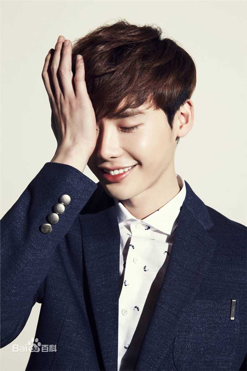 李钟硕(Lee Jong Suk)个人画报前后照片