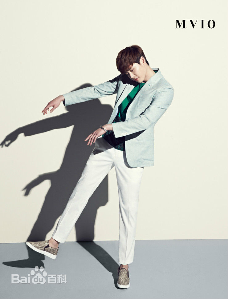 李钟硕(Lee Jong Suk)代言性感图片图集