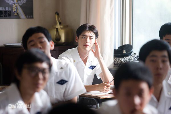 最全李钟硕(Lee Jong Suk)在《热血青春》中的壁纸