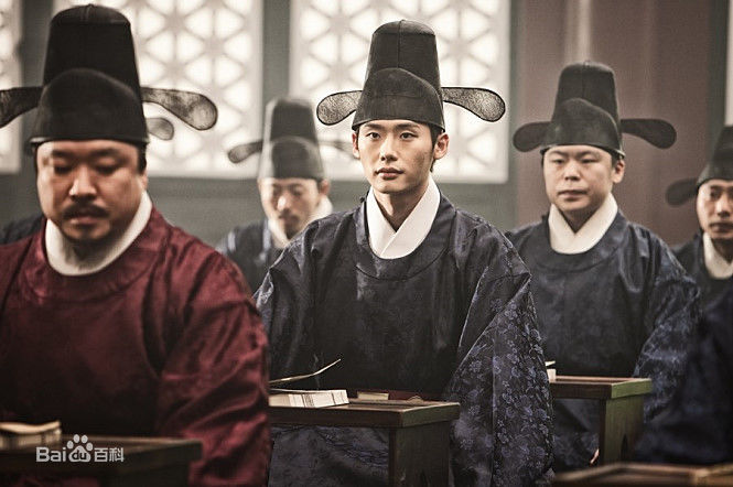 最优质李钟硕(Lee Jong Suk)在《观相》中的相册