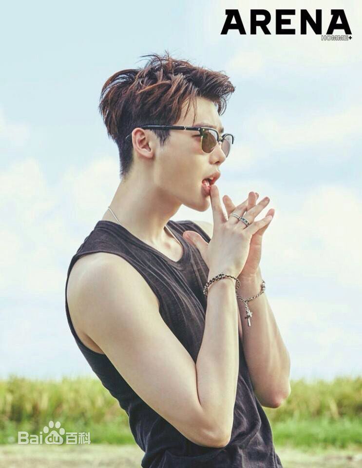 李钟硕(Lee Jong Suk)ARENA素颜照壁纸