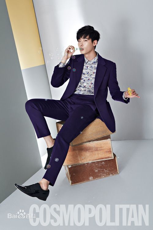 李钟硕(Lee Jong Suk)COO素颜照相册
