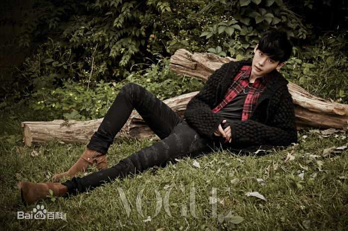 李钟硕(Lee Jong Suk)VOGUE生活照相册