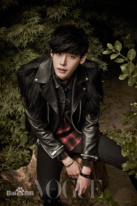 李钟硕(Lee Jong Suk)VOGUE生活照相册