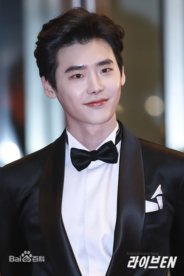 李钟硕(Lee Jong Suk)20161230 2016 MBC演技大赏出席及获奖前后照片