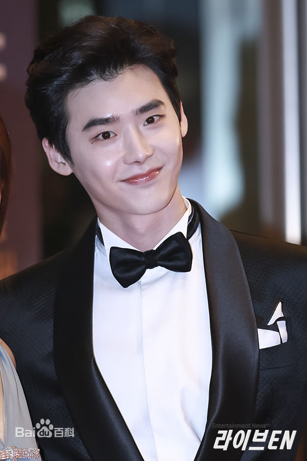 李钟硕(Lee Jong Suk)20161230 2016 MBC演技大赏出席及获奖前后照片