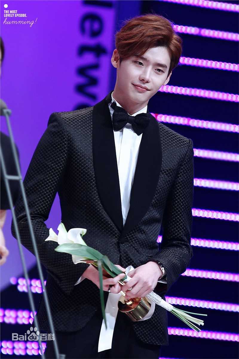 李钟硕(Lee Jong Suk)20131116 APAN  STAR AWARDS出席及获奖图片图集