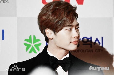 李钟硕(Lee Jong Suk)20131116 APAN  STAR AWARDS出席及获奖图片图集