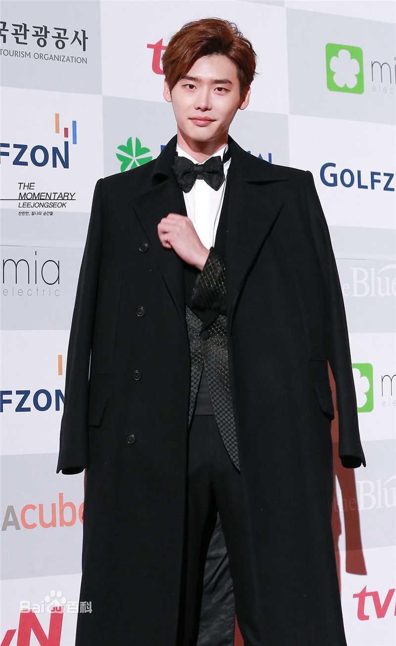 李钟硕(Lee Jong Suk)20131116 APAN  STAR AWARDS出席及获奖图片图集