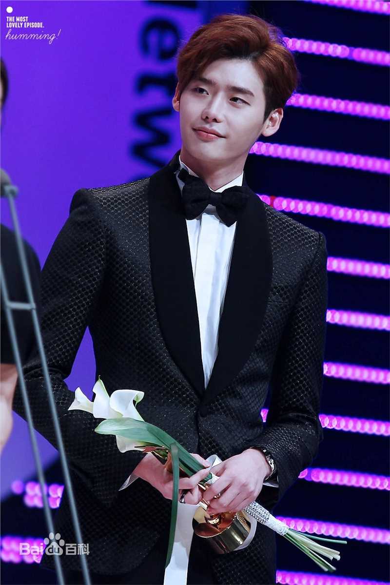 李钟硕(Lee Jong Suk)20131116 APAN  STAR AWARDS出席及获奖图片图集