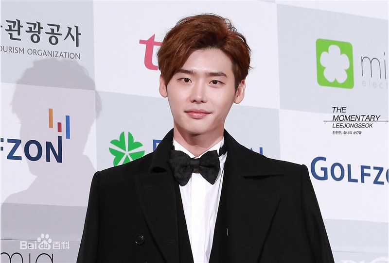 李钟硕(Lee Jong Suk)20131116 APAN  STAR AWARDS出席及获奖图片图集
