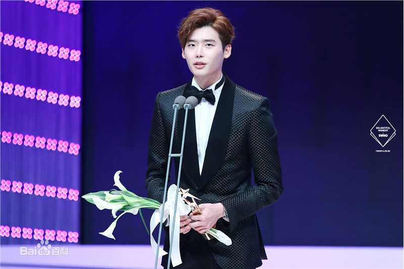 李钟硕(Lee Jong Suk)20131116 APAN  STAR AWARDS出席及获奖图片图集