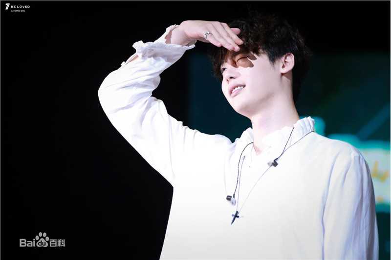 李钟硕(Lee Jong Suk)FAN MEETING图册