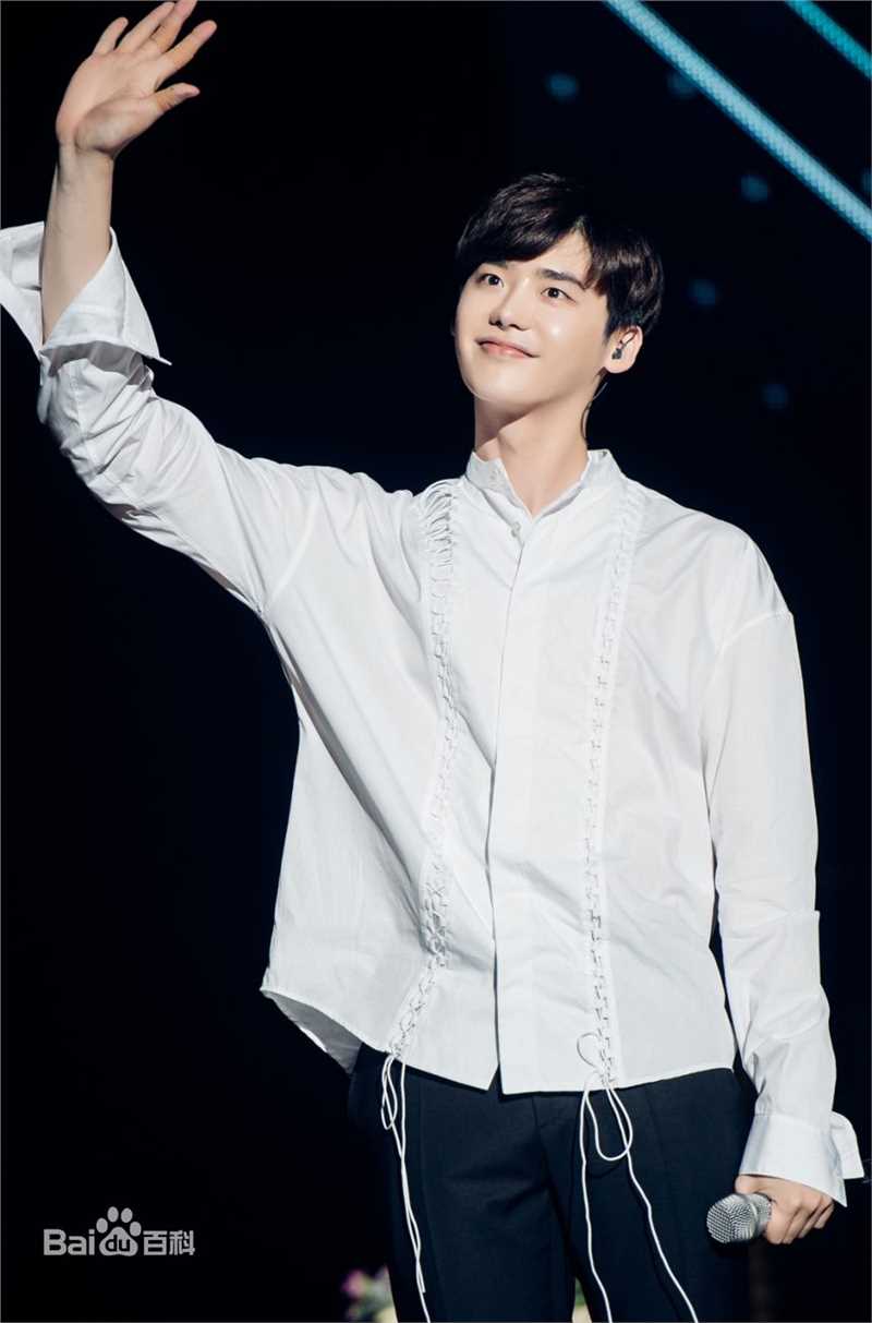 李钟硕(Lee Jong Suk)FAN MEETING图册