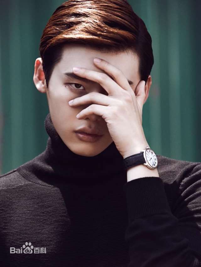 李钟硕(Lee Jong Suk)Highcut素颜照相册