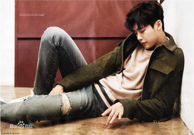 李钟硕(Lee Jong Suk)Highcut素颜照相册