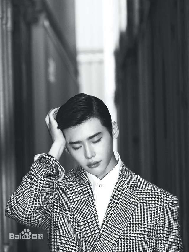 李钟硕(Lee Jong Suk)Highcut素颜照相册
