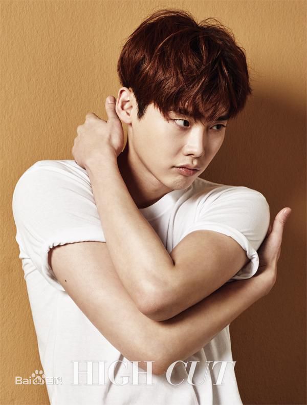 李钟硕(Lee Jong Suk)Highcut素颜照相册