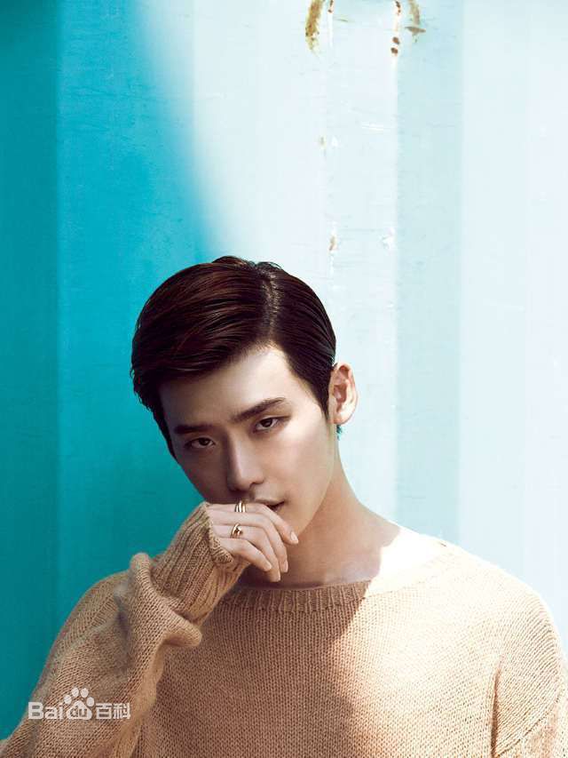 李钟硕(Lee Jong Suk)Highcut素颜照相册
