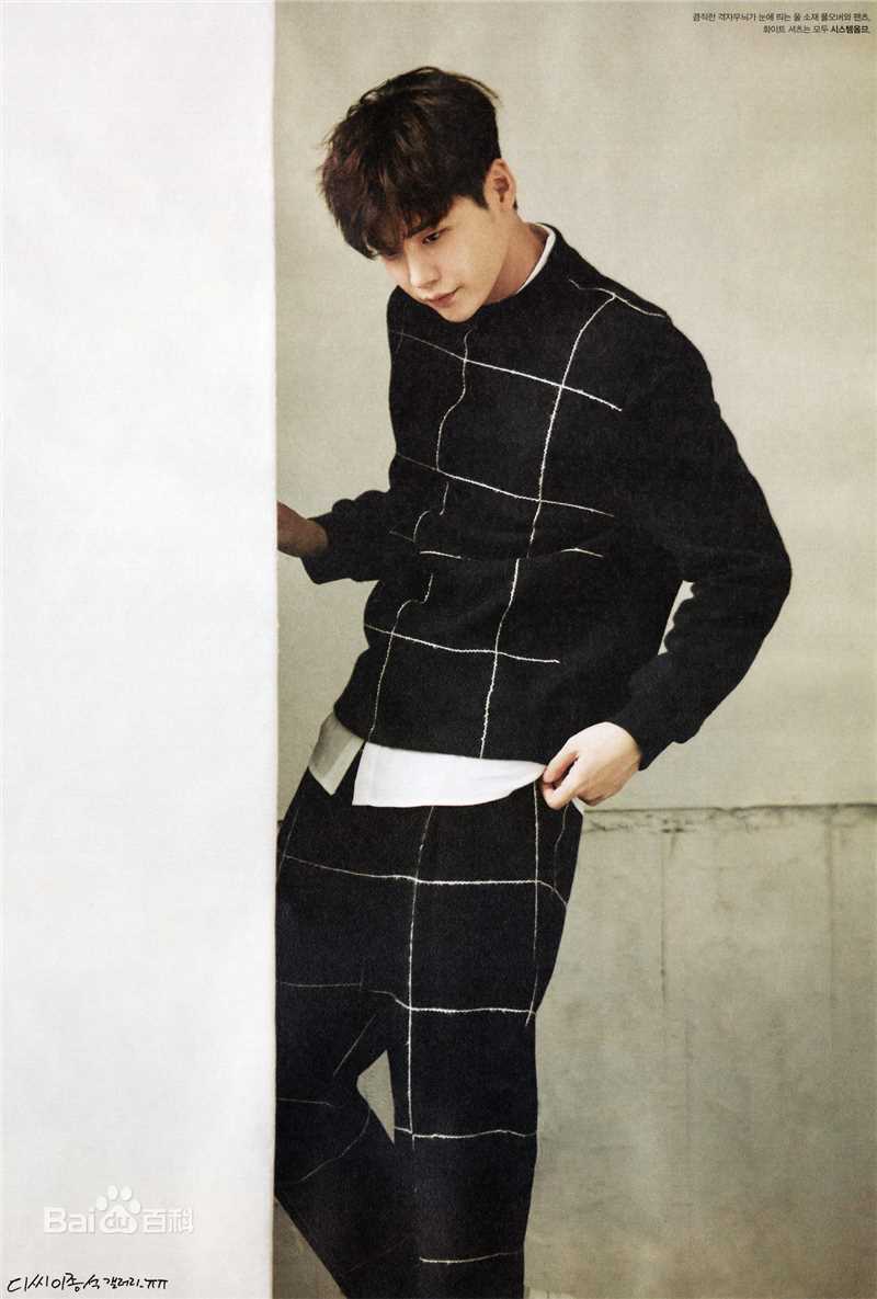 李钟硕(Lee Jong Suk)Highcut素颜照相册