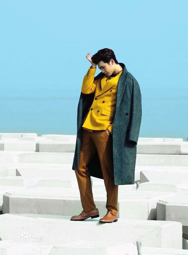 李钟硕(Lee Jong Suk)Highcut素颜照相册