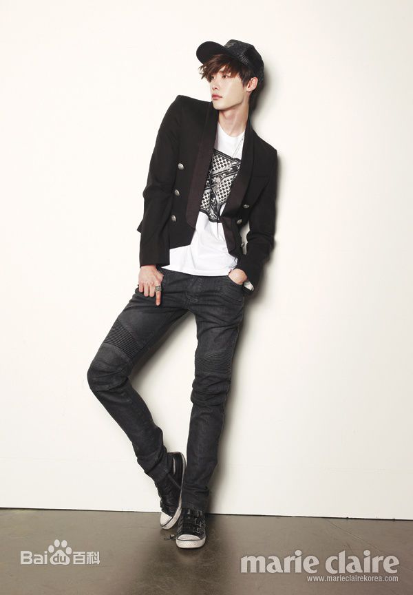 李钟硕(Lee Jong Suk)Marie Claire前后照片