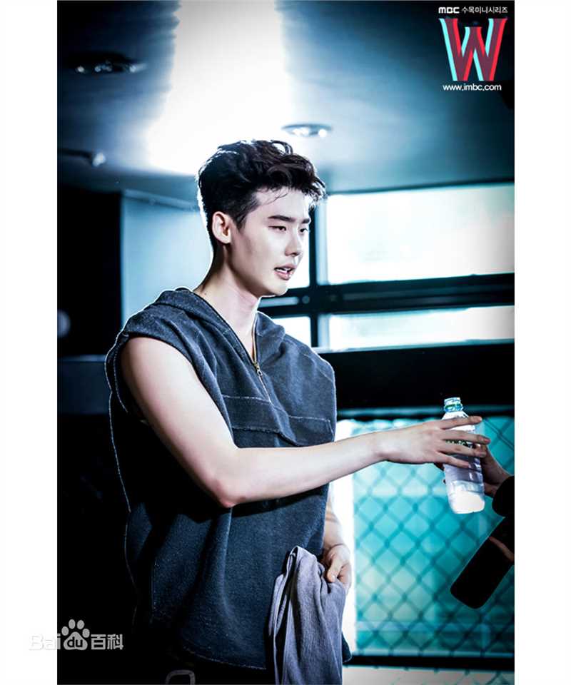 李钟硕(Lee Jong Suk)2016 MBC W-两个世界-饰演姜哲生活照