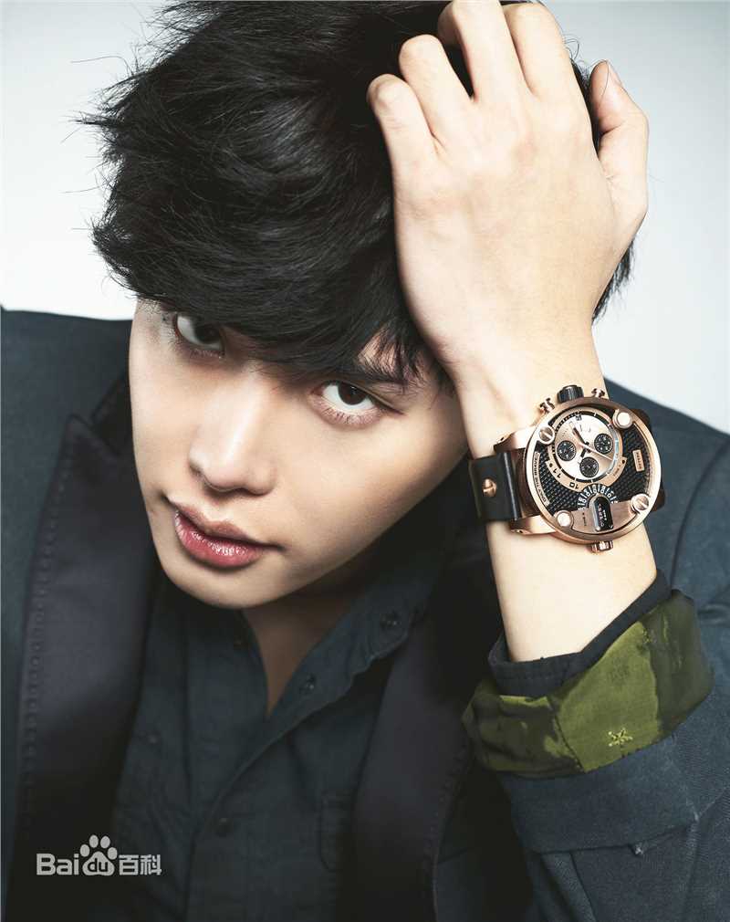 李钟硕(Lee Jong Suk)GEEK性感图片图集