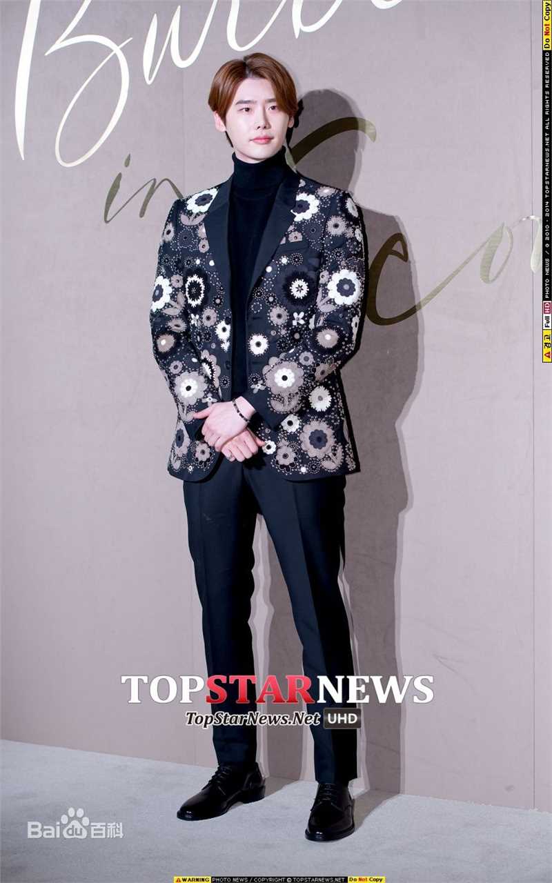 李钟硕(Lee Jong Suk)20151015 Burberry旗舰店开业活动素颜照相册