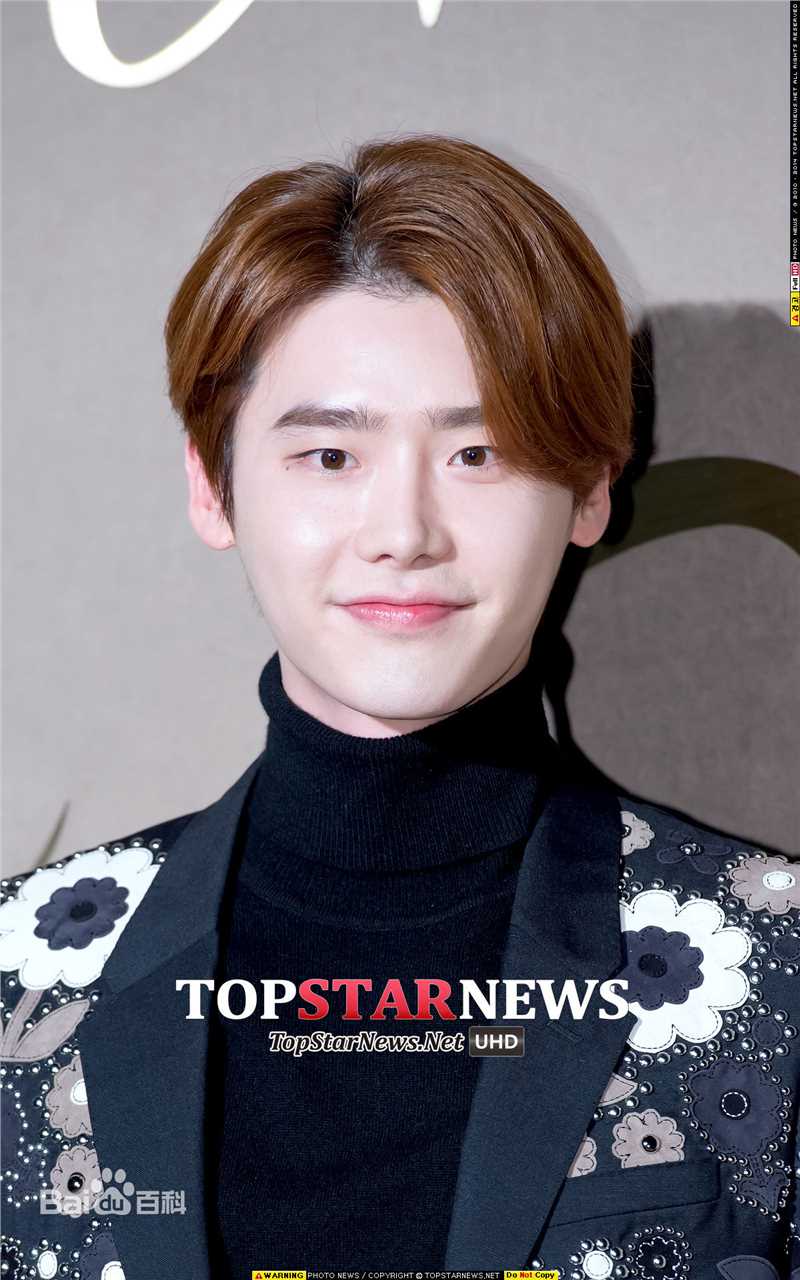 李钟硕(Lee Jong Suk)20151015 Burberry旗舰店开业活动素颜照相册