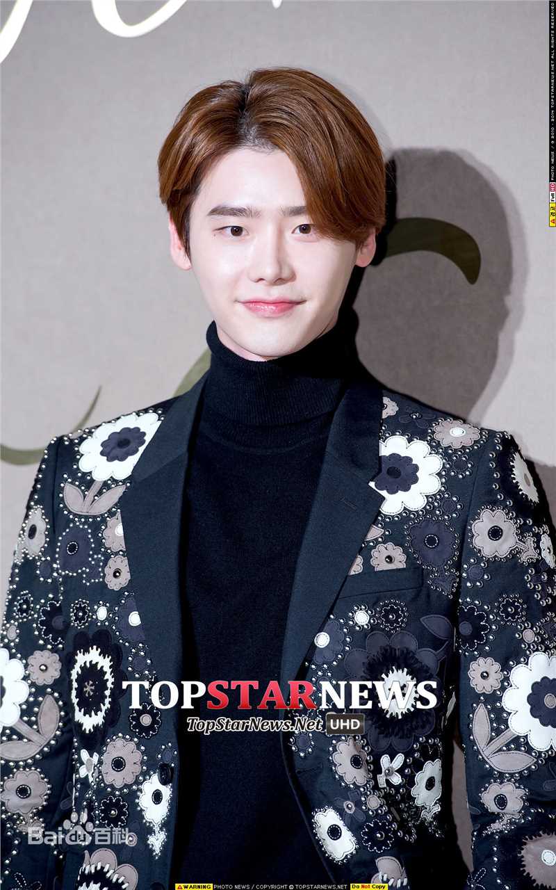 李钟硕(Lee Jong Suk)20151015 Burberry旗舰店开业活动素颜照相册