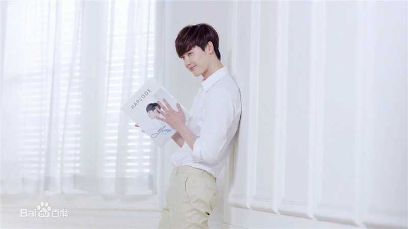 李钟硕(Lee Jong Suk)电脑壁纸图册