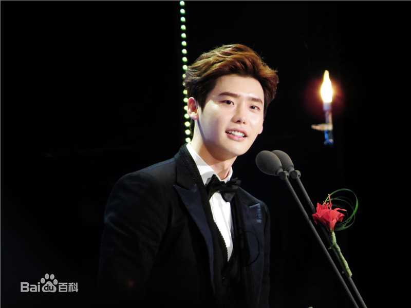 李钟硕(Lee Jong Suk)20141231 S演技大赏出席及获奖素颜照相册