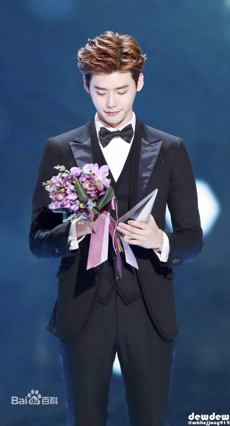 李钟硕(Lee Jong Suk)20141231 S演技大赏出席及获奖素颜照相册