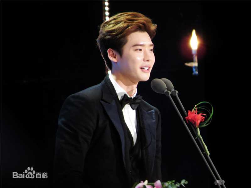 李钟硕(Lee Jong Suk)20141231 S演技大赏出席及获奖素颜照相册