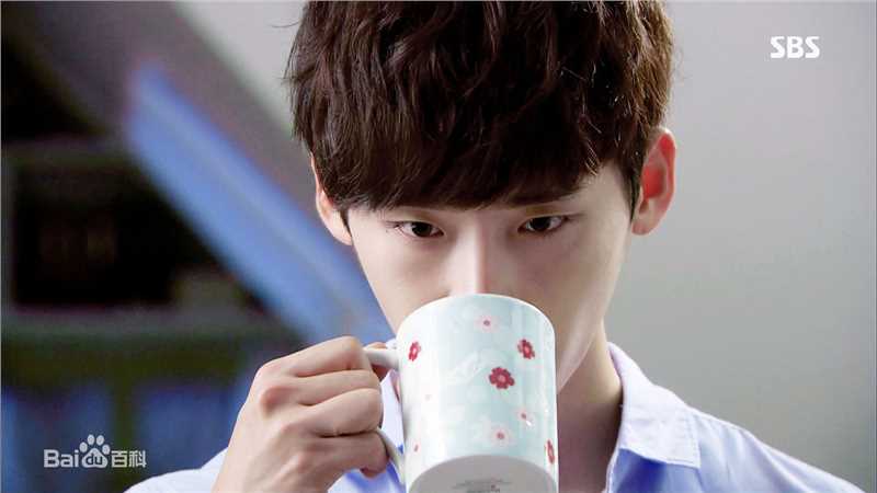 李钟硕(Lee Jong Suk)2013 S听见你的声音-饰演朴修夏前后照片