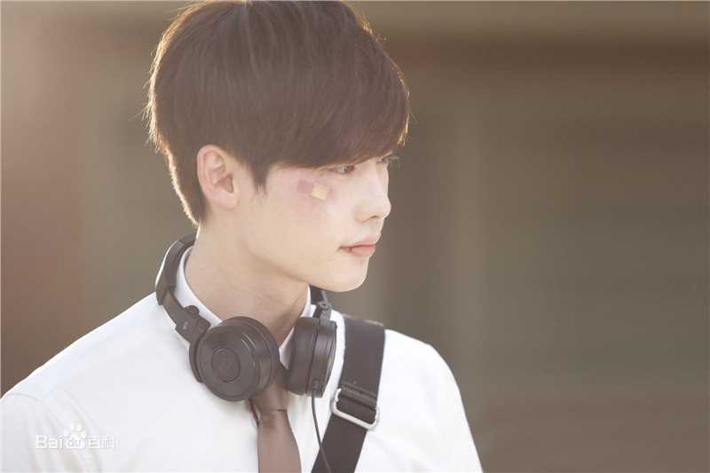 李钟硕(Lee Jong Suk)2013 S听见你的声音-饰演朴修夏前后照片