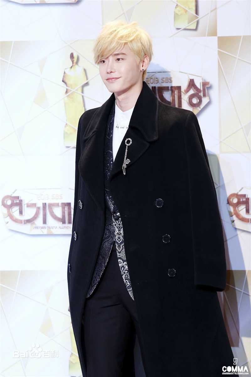 李钟硕(Lee Jong Suk)20131231 S演技大赏出席及获奖壁纸壁纸