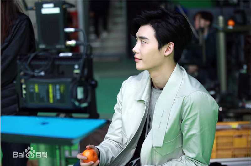 李钟硕(Lee Jong Suk)个人INSTAGRAM图片壁纸壁纸