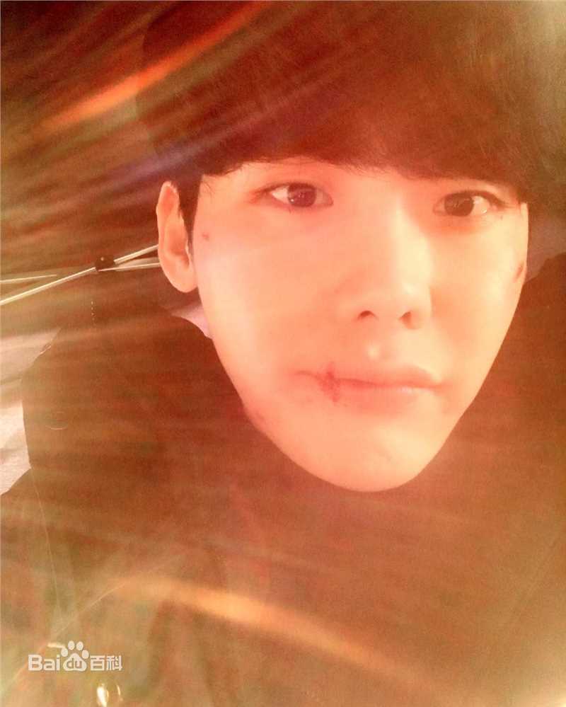 李钟硕(Lee Jong Suk)个人INSTAGRAM图片壁纸壁纸