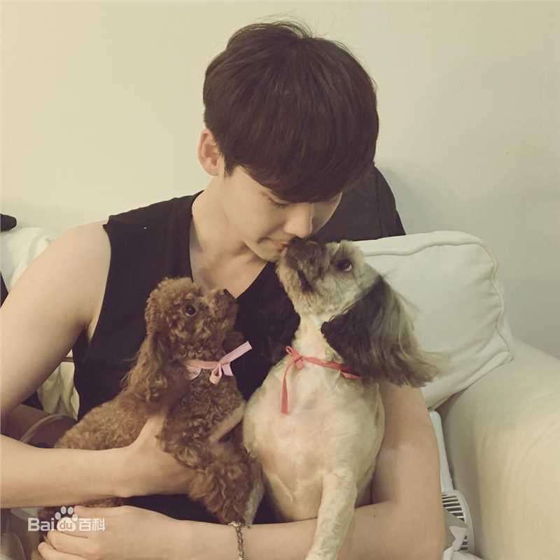 李钟硕(Lee Jong Suk)个人INSTAGRAM图片壁纸壁纸