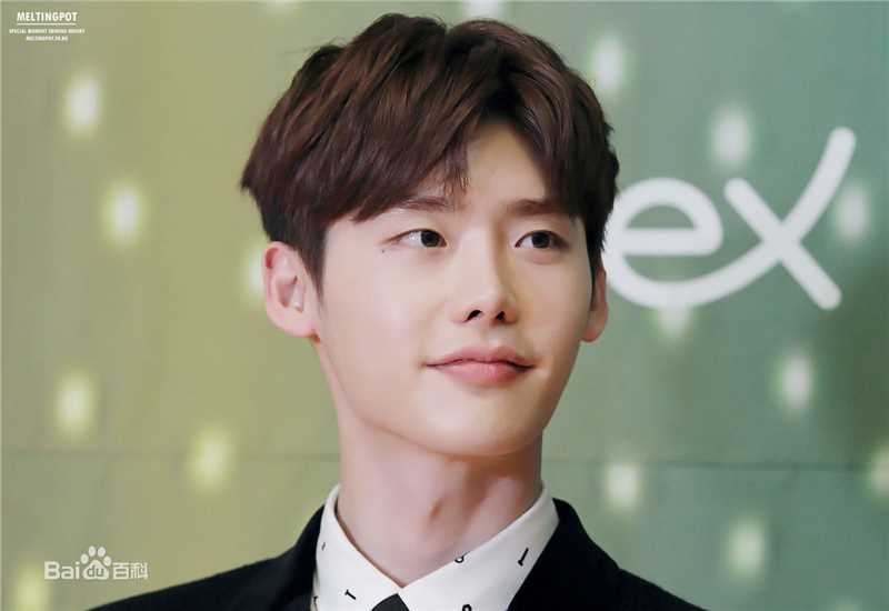 李钟硕(Lee Jong Suk)20141212 画梅奖出席及获奖生活照相册